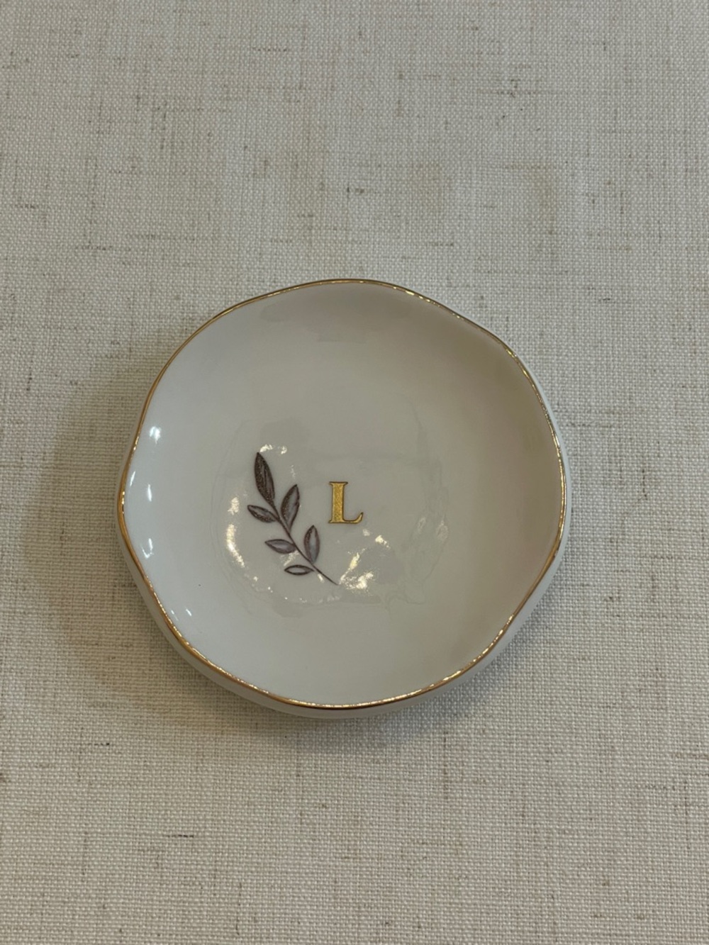 ➡️ Monogram 'L' Porcelain Trinket Dish with Gold Trim